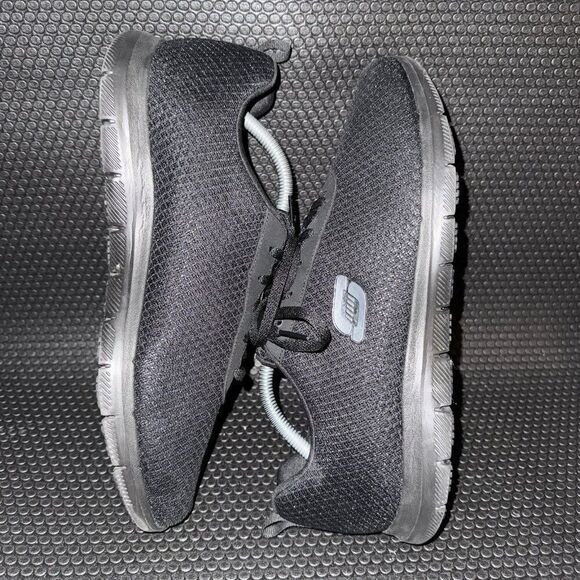 Skechers Black Ghenter Bronaugh Work No Slip Comfort Shoes Women’s Size 11 - Picture 4 of 8